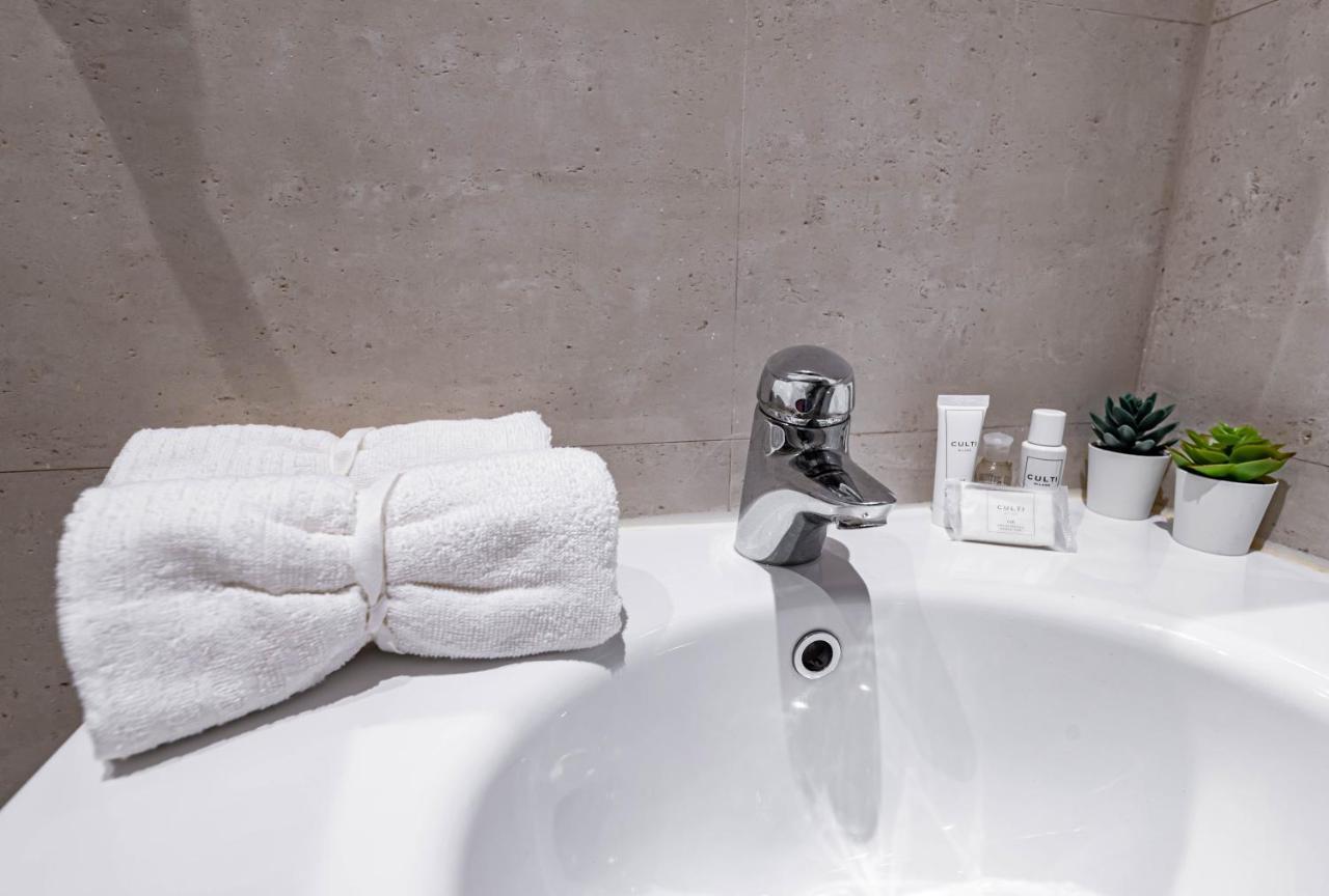 Apartment Venezia-san Marco View On Luxury Shopping Street Venice